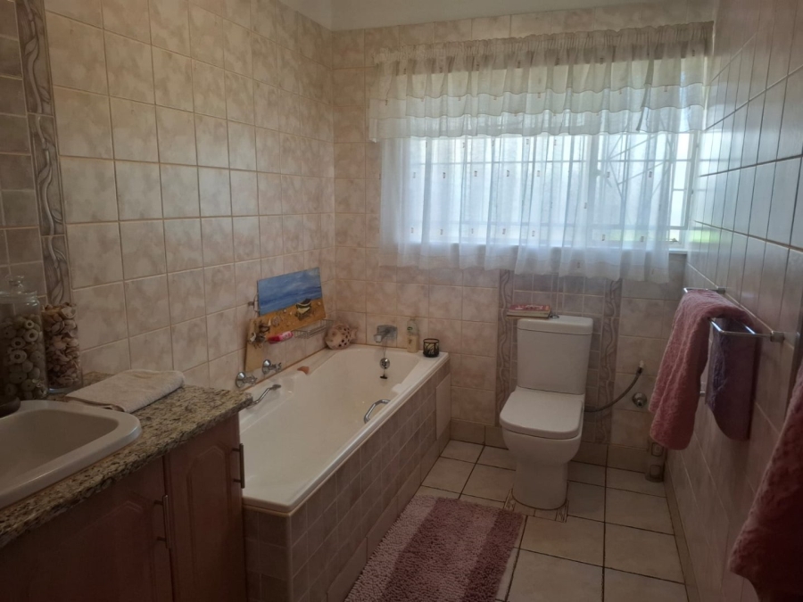 4 Bedroom Property for Sale in Hillsboro Free State
